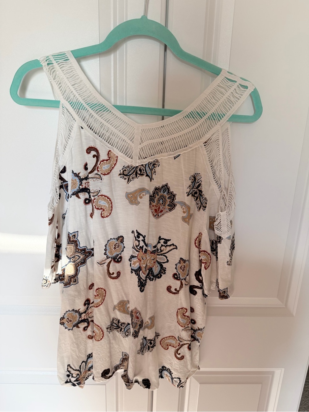 Cato White Cold-Shoulder Blouse with Multicolor Paisley Embroidery